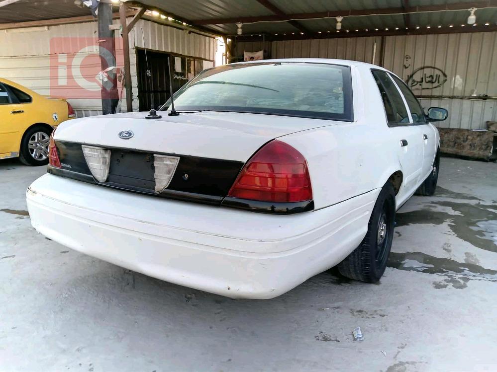 فورد كراون فيكتوريا